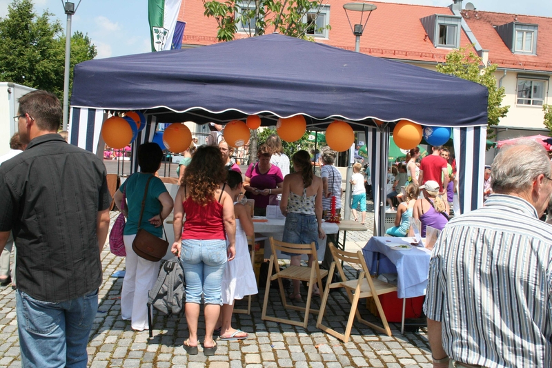 052_Auf dem Dorfplatz.jpg