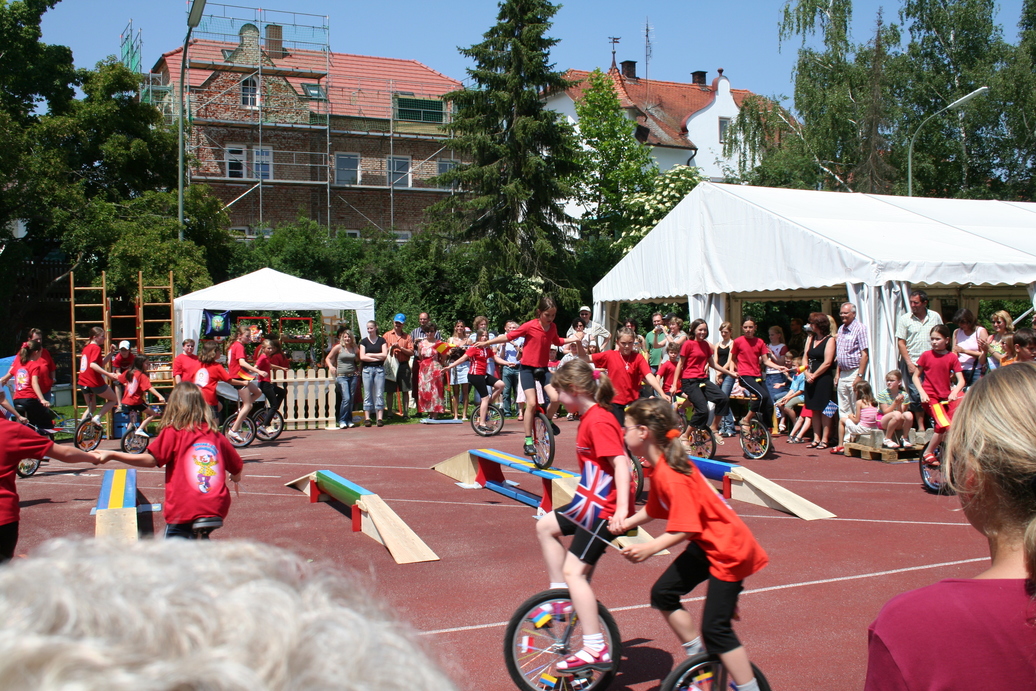 viele_zuschauer_f++r_einradsport.jpg