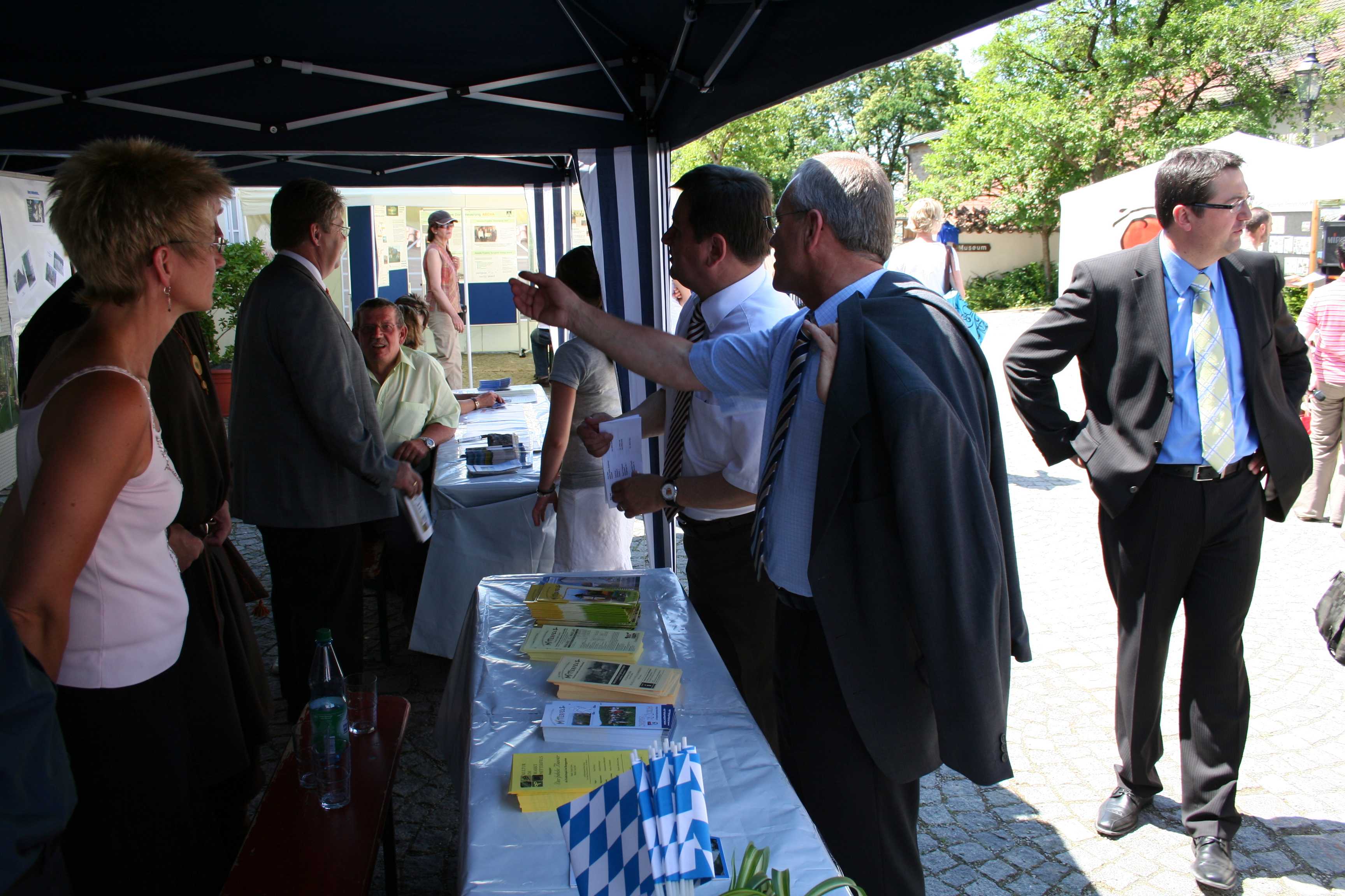 Am Stand der Marktgemeinde Mitterfels2.jpg