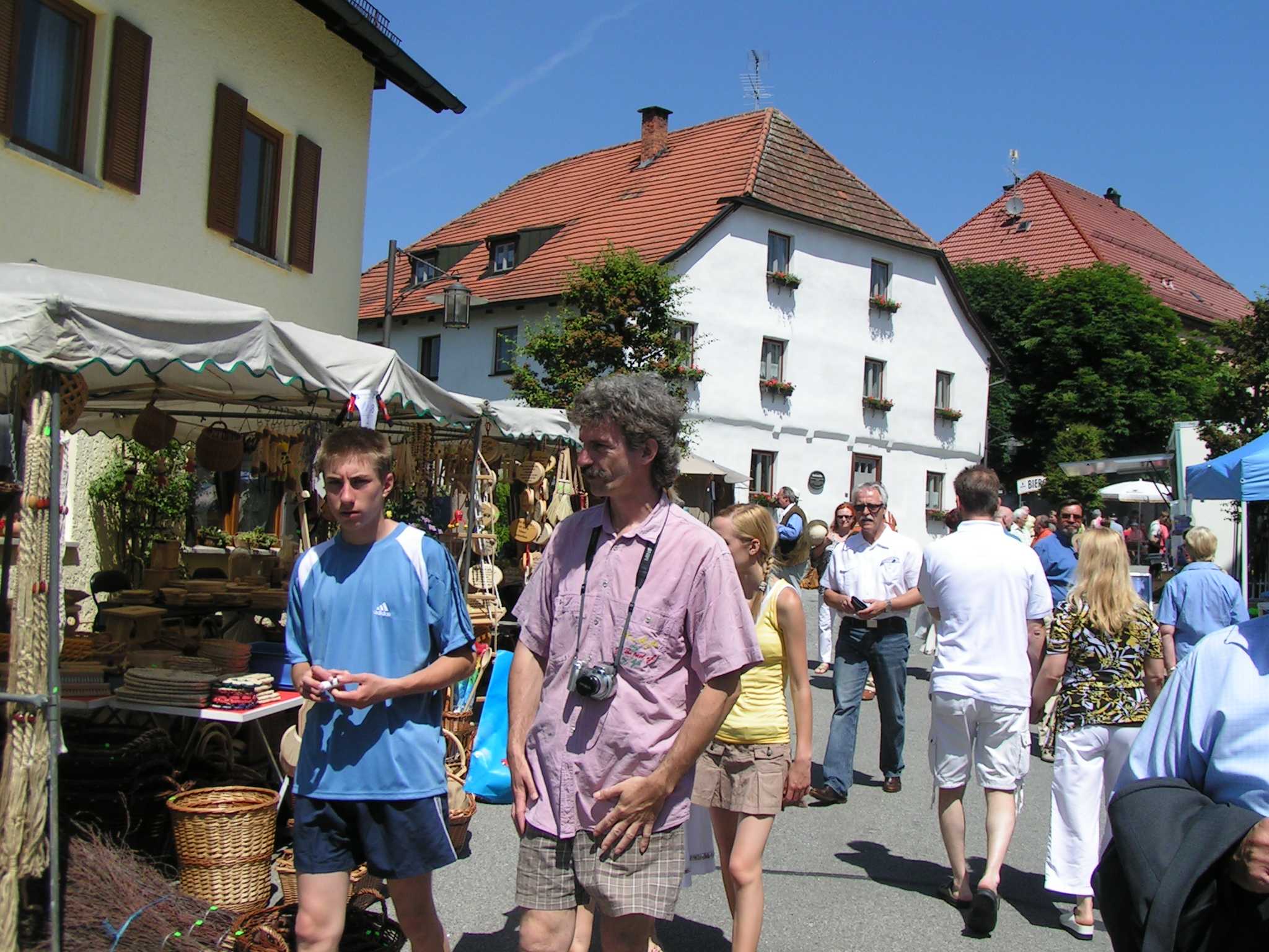 Buntes Markttreiben in der Burgstraße5.jpg