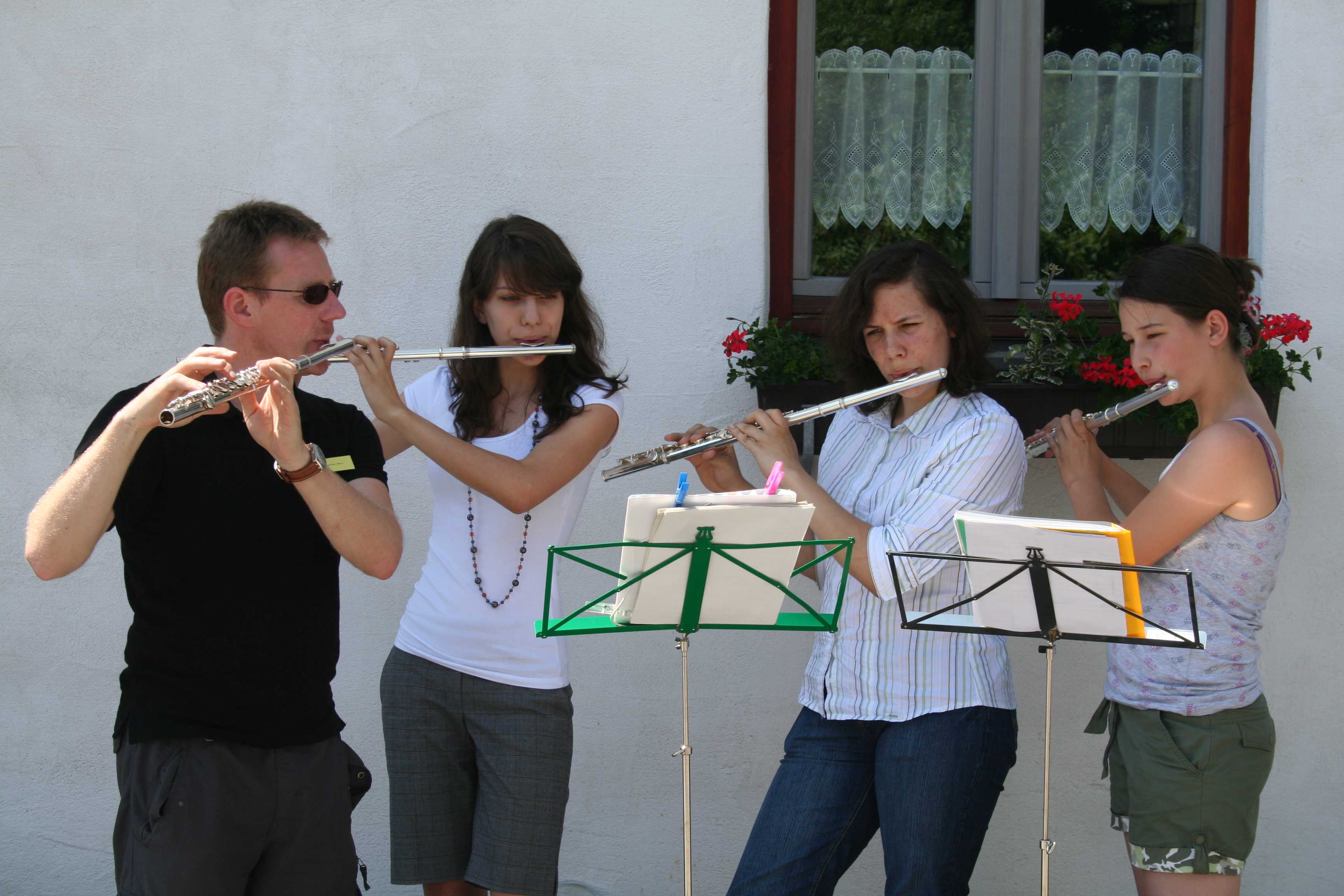 Straßenmusik vor der Kastensölde.jpg